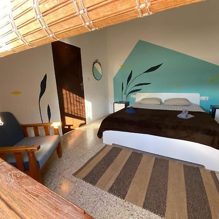 Joyhouse Guest House Тегисе Екстериор снимка