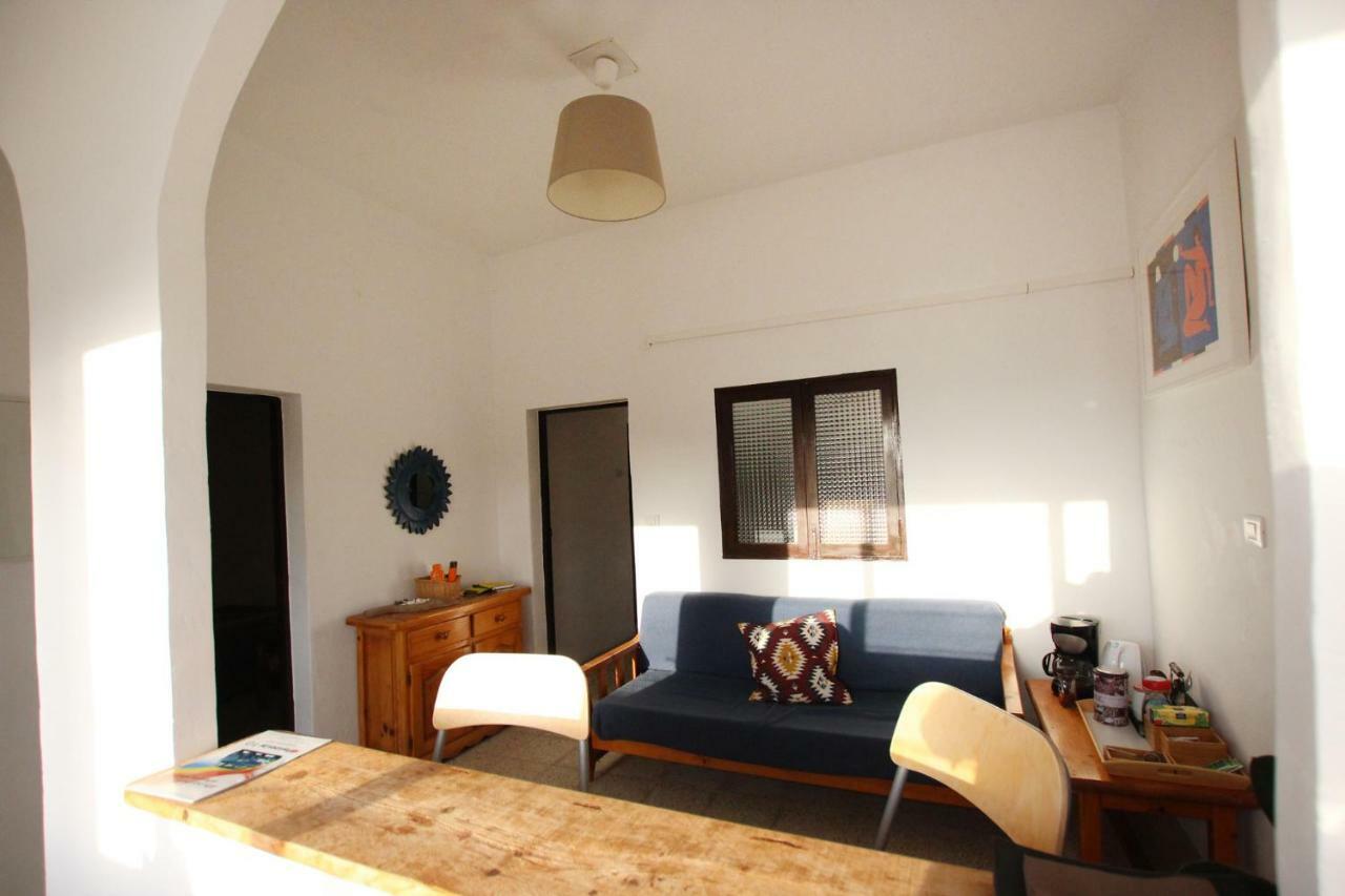 Joyhouse Guest House Тегисе Екстериор снимка